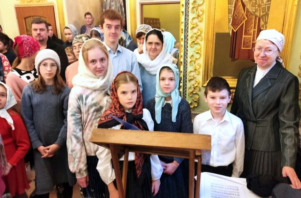 Детский хор принял участие в Божественной Литургии