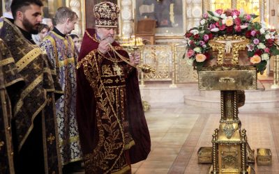 Крестопоклонная неделя. Вынос Креста (фото)