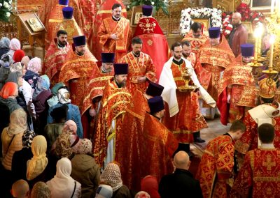 Поздравляем настоятеля с наградой!