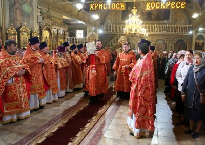 Поздравляем настоятеля с наградой!