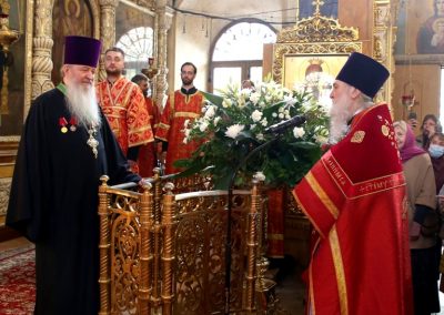 Поздравляем настоятеля с наградой!