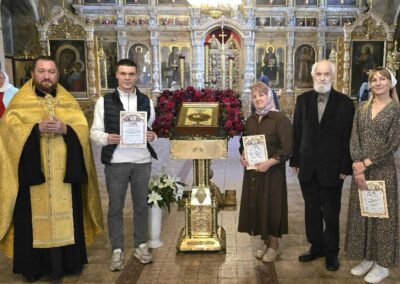 Молебен о страждущих зависимостями с обетами трезвости