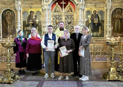 Молебен о страждущих зависимостями с обетами трезвости